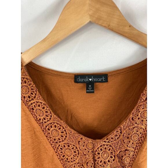 NWT Derek Heart Cognac Knit Lace Trim Three Quarter Sleeve Peasant Top M - Picture 3 of 5